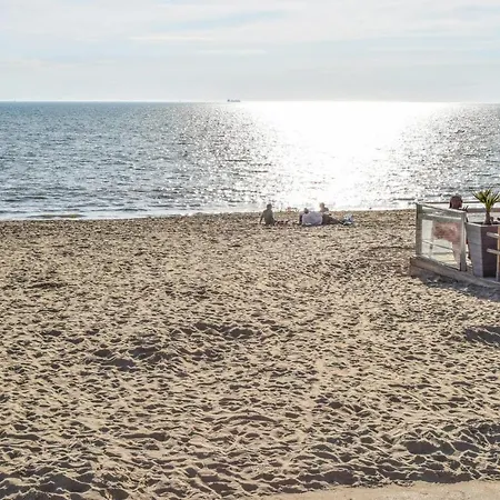 3 Bedroom Amazing In 4* La Rochelle (Charente-Maritime)